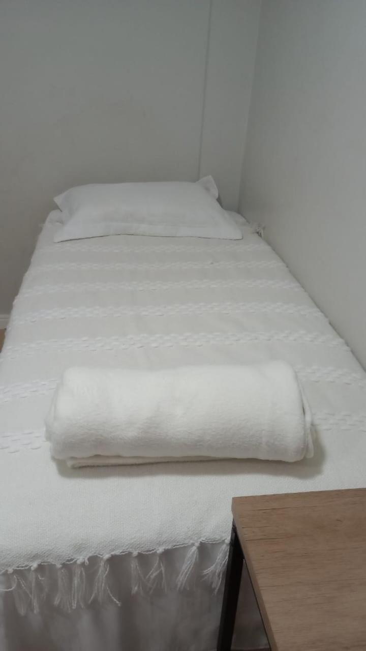 Temporada - Kit Ipe Branco - 101 - Sudoeste - Custo Beneficio - Ate 4 Pessoas Apartment